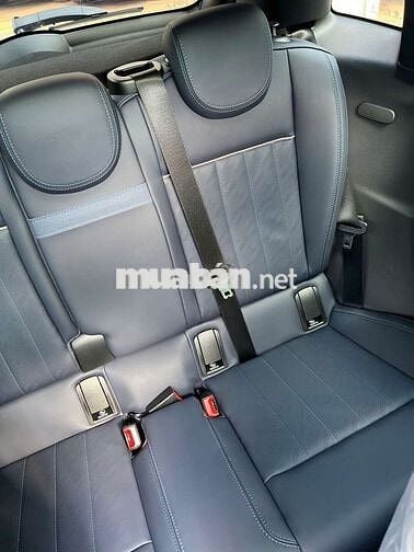 Mini Cooper S 5 Door, thơm mùi mới, đi đúng 143 km
