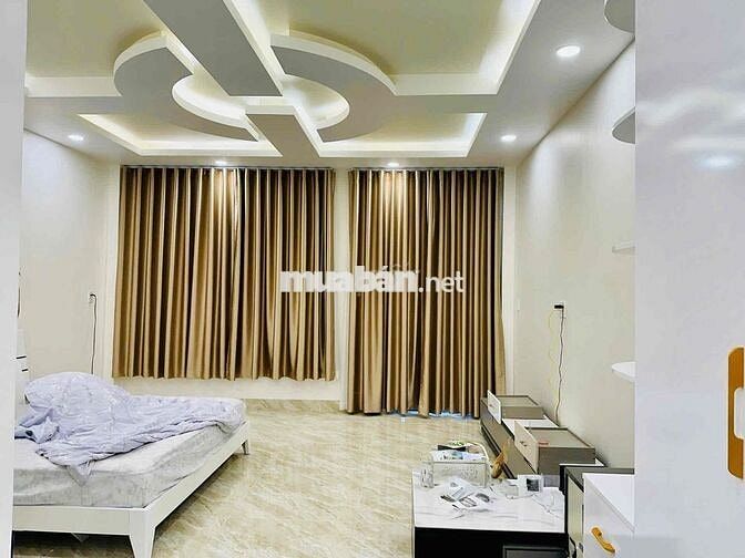 NHÀ MẶT TIỀN K300 - 129D Nguyễn Minh Hoàng, P.12, TB, có thang máy