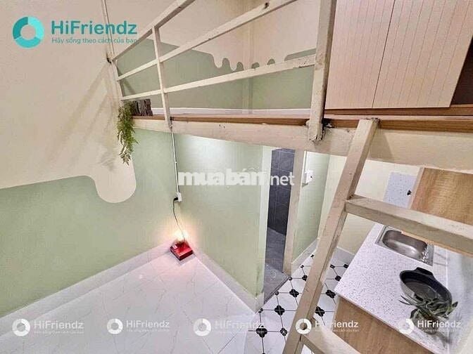 Hơn 60P Mới 100% Ngay Gigamall, ĐH Luật 4N4X Thoải Mái 😍