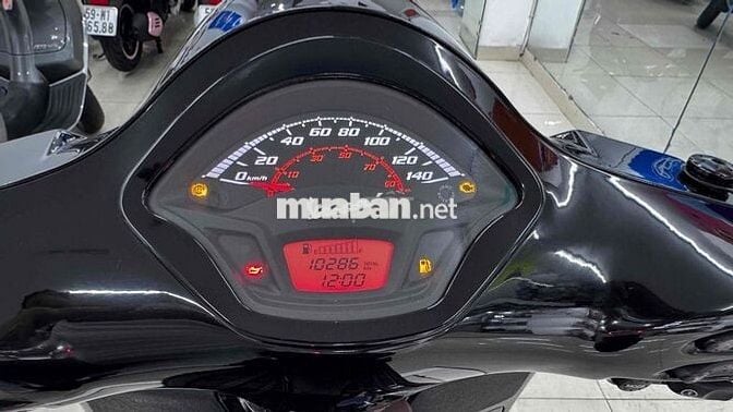 Vespa Gts 150 mẫu mới chính chủ BS Quận 1