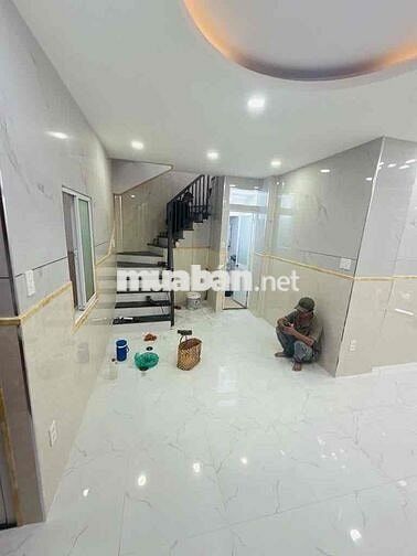 NHÀ GIÁ TỐT QUẬN 4,KHU DÂN CƯ HIỆN HỮU,CÁCH ĐƯỜNG XE HƠI 10M, NỞ HẬU