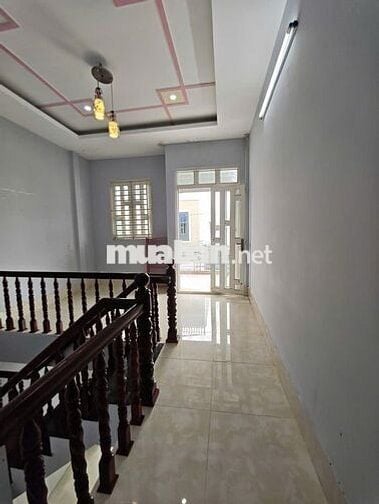 Nhà 5,5 triệu 3 phòng ngủ gần cầu Bà Bộ ô tô tới nhà
