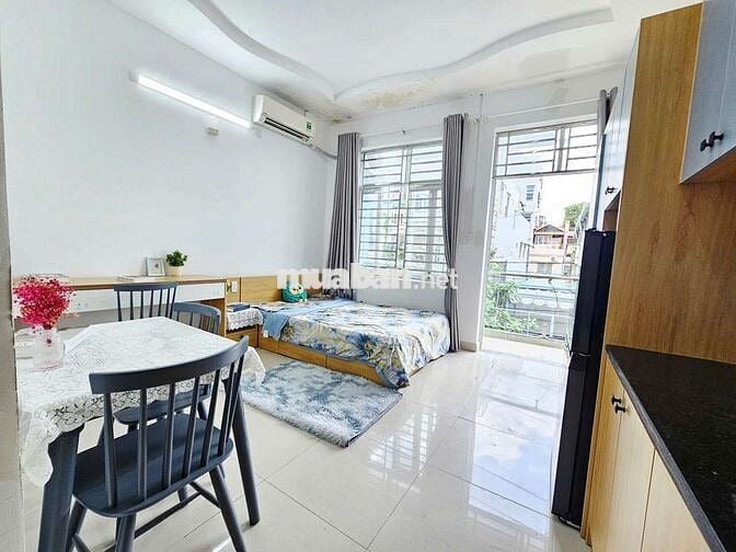 CĂN HỘ BAN CÔNG THOÁNG, ĐẦY ĐỦ TIỆN NGHI Ở TRUNG TÂM BÌNH THẠNH