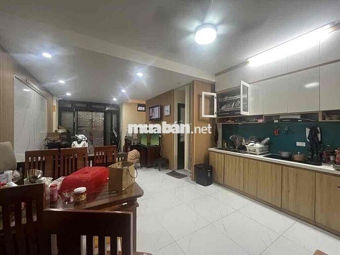Bán nhà riêng phố Ngọc Khánh, Giảng Võ, 8 tỷ, 33m2, 4PN, ngõ thoáng má