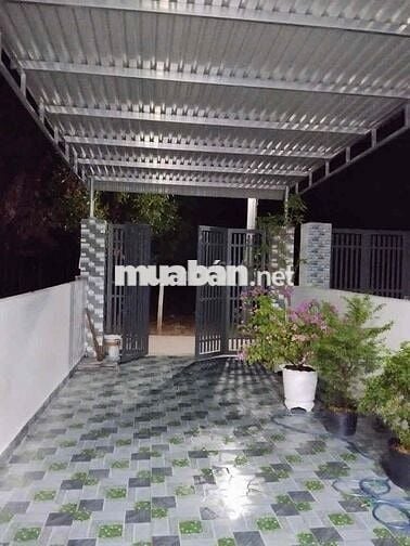 Nhà mới hoàn toàn, có thể vào ở ngay