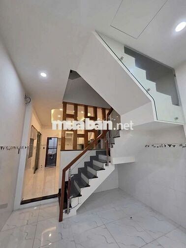 Cho thuê nhà hẻm Nguyễn Hồng Đào phường 14 Quận Tân Bình