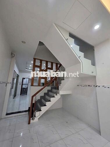 Cho thuê nhà hẻm Nguyễn Hồng Đào phường 14 Quận Tân Bình