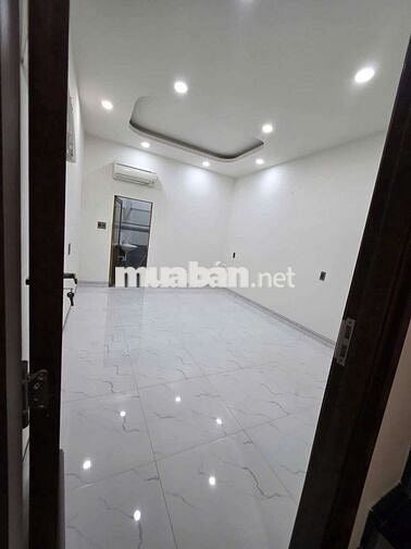 Cho thuê nhà hẻm Nguyễn Hồng Đào phường 14 Quận Tân Bình