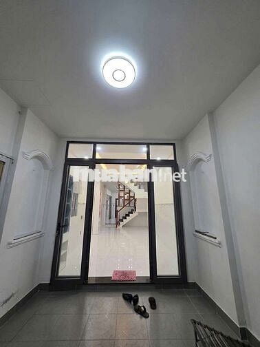 Cho thuê nhà hẻm Nguyễn Hồng Đào phường 14 Quận Tân Bình
