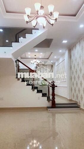 NHÀ 3 LẦU 4PN 5WC, SÂN ĐẬU OTO, SÁT BÊN VẠN PHÚC CITY, THỦ ĐỨC