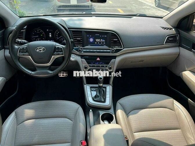 Cần bán Elantra 2017 at full 2.0, màu trắng