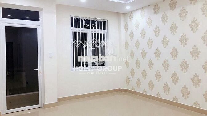 NHÀ 3 LẦU 4PN 5WC, SÂN ĐẬU OTO, SÁT BÊN VẠN PHÚC CITY, THỦ ĐỨC