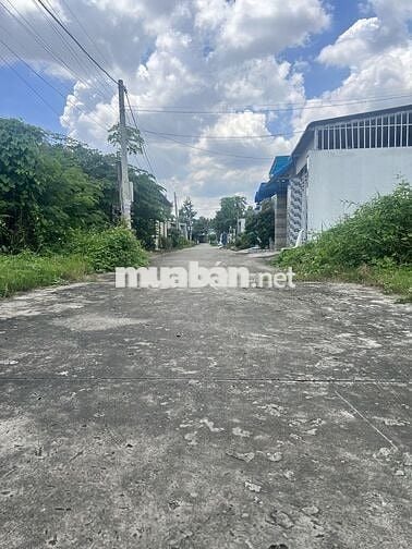Đất đẹp Bình Phong cách nhựa SD Nam Vang 40m, 1 trục hẻm xe 16 chỗ