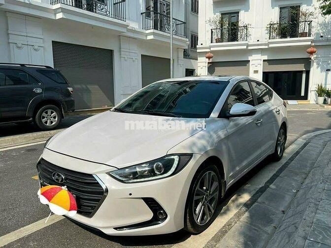Cần bán Elantra 2017 at full 2.0, màu trắng