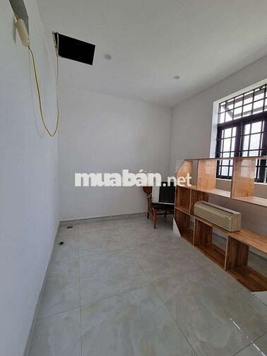 Cho thuê nhà 2 tầng mt 10m5 nguyễn hồng ánh