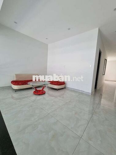 Cho thuê nhà 2 tầng mt 10m5 nguyễn hồng ánh