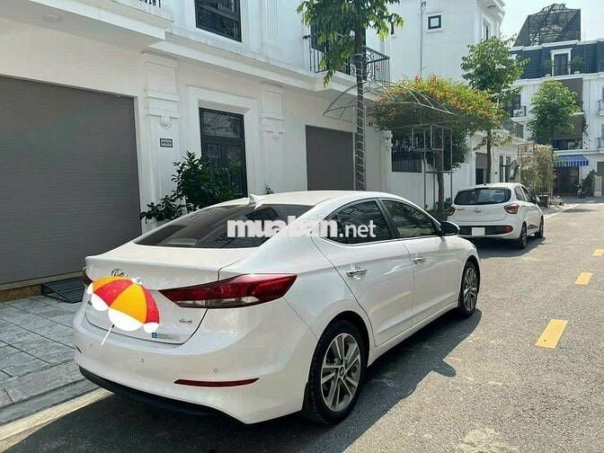 Cần bán Elantra 2017 at full 2.0, màu trắng