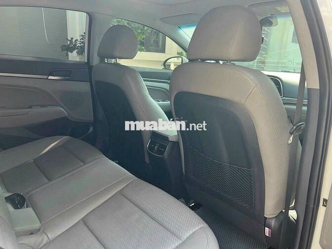 Cần bán Elantra 2017 at full 2.0, màu trắng