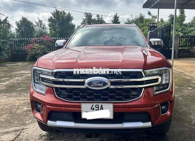 Ford Everest 2023 Titanium 2.0L 4x2 AT - 15000 km