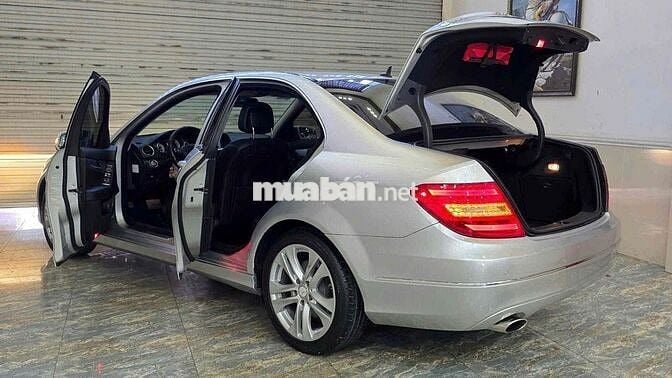 Mercedes Benz C Class 2012 - 80000 km