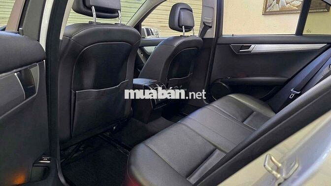 Mercedes Benz C Class 2012 - 80000 km