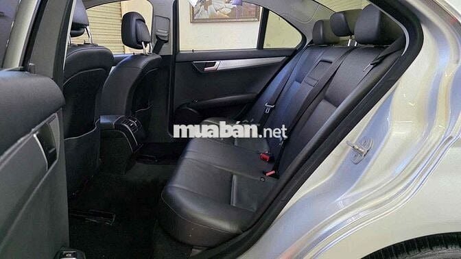 Mercedes Benz C Class 2012 - 80000 km