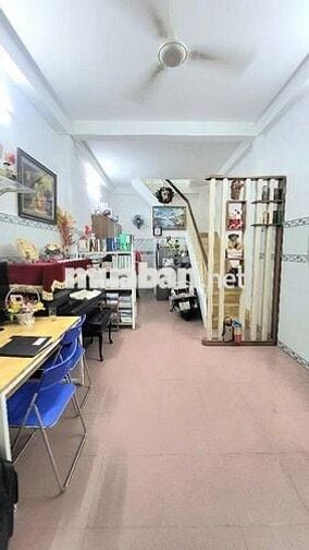 NHÀ 3 TẦNG, DT (3,6X8)M2, CÁCH 1 CĂN RA MẶT TIỀN, GIÁ 4,85 TỶ CÒN TL
