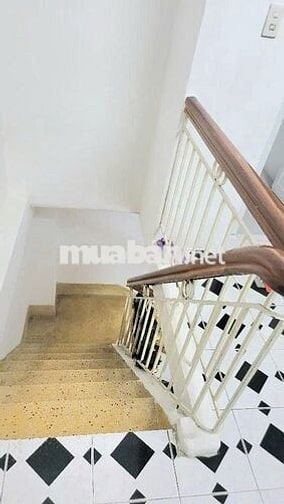 NHÀ 3 TẦNG, DT (3,6X8)M2, CÁCH 1 CĂN RA MẶT TIỀN, GIÁ 4,85 TỶ CÒN TL