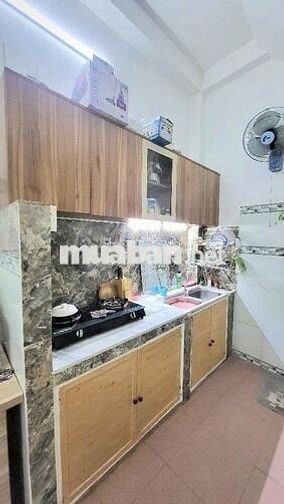 NHÀ 3 TẦNG, DT (3,6X8)M2, CÁCH 1 CĂN RA MẶT TIỀN, GIÁ 4,85 TỶ CÒN TL