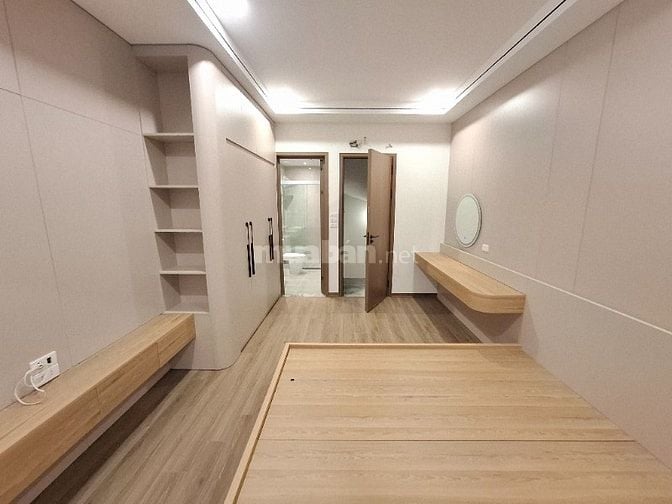 BÁN NHÀ SIÊU ĐẸP CỰ KHỐI LONG BIÊN 5 TẦNG FULL NỘI THẤT GIÁ CHỈ 5,9XTỶ