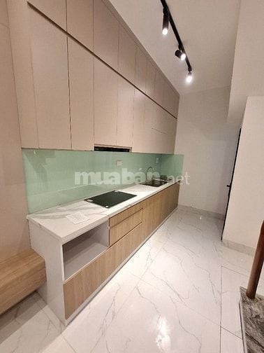 BÁN NHÀ SIÊU ĐẸP CỰ KHỐI LONG BIÊN 5 TẦNG FULL NỘI THẤT GIÁ CHỈ 5,9XTỶ