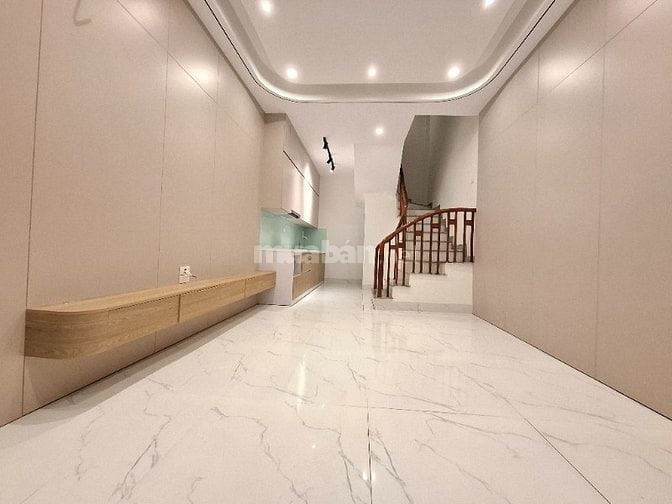 BÁN NHÀ SIÊU ĐẸP CỰ KHỐI LONG BIÊN 5 TẦNG FULL NỘI THẤT GIÁ CHỈ 5,9XTỶ