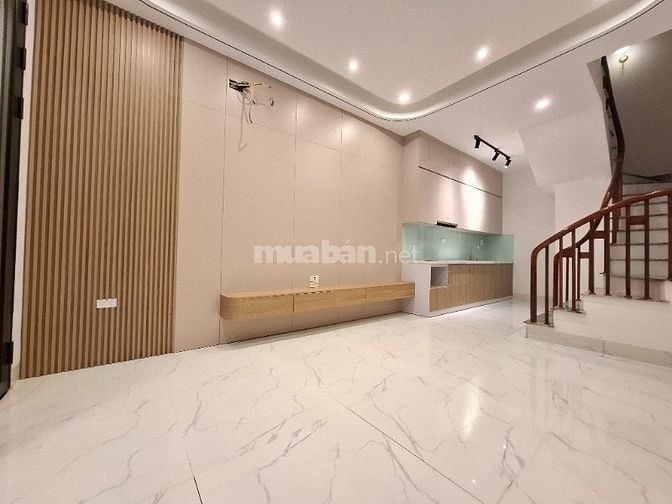 BÁN NHÀ SIÊU ĐẸP CỰ KHỐI LONG BIÊN 5 TẦNG FULL NỘI THẤT GIÁ CHỈ 5,9XTỶ