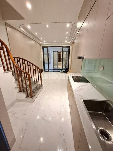 BÁN NHÀ SIÊU ĐẸP CỰ KHỐI LONG BIÊN 5 TẦNG FULL NỘI THẤT GIÁ CHỈ 5,9XTỶ