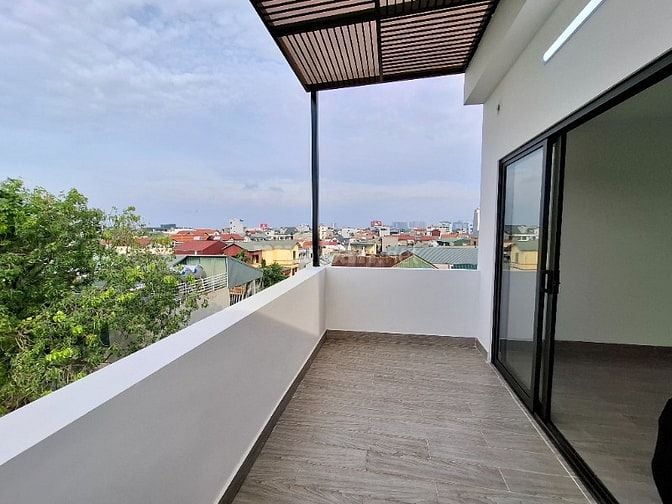 BÁN NHÀ SIÊU ĐẸP CỰ KHỐI LONG BIÊN 5 TẦNG FULL NỘI THẤT GIÁ CHỈ 5,9XTỶ