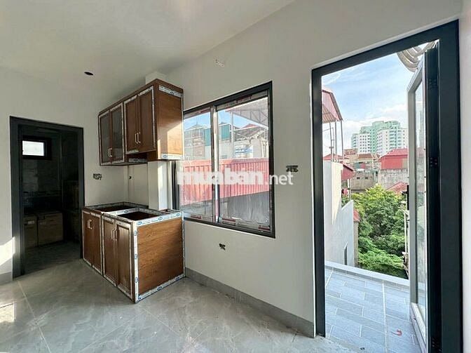 CHO THUÊ CĂN HỘ STUDIO BAN CÔNG SIÊU RỘNG NGAY PHỐ THUỴ KHUÊ - TÂY HỒ