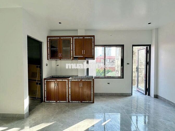 CHO THUÊ CĂN HỘ STUDIO BAN CÔNG SIÊU RỘNG NGAY PHỐ THUỴ KHUÊ - TÂY HỒ