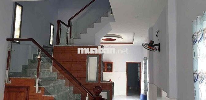 Trệt 2 lầu 4*20; 4pn nhà mặt tiền Rẻ chốt lẹ