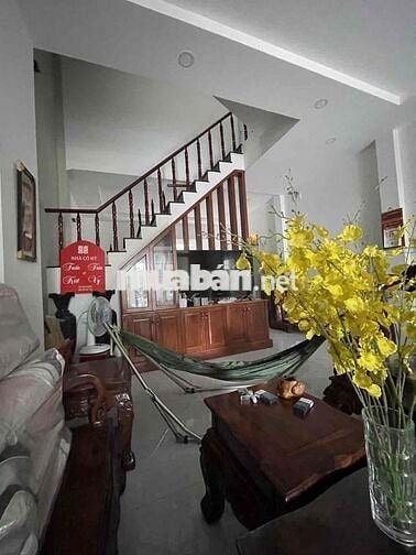 bán gấp nhà 89m2. 3 tầng. HXH 12m. hương lộ 80. BHHB. chỉ 6.7ty