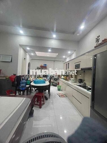 bán gấp nhà 89m2. 3 tầng. HXH 12m. hương lộ 80. BHHB. chỉ 6.7ty