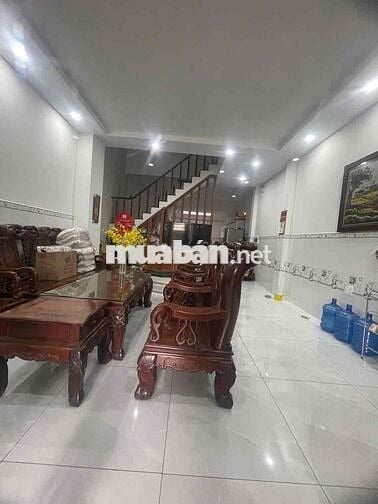 bán gấp nhà 89m2. 3 tầng. HXH 12m. hương lộ 80. BHHB. chỉ 6.7ty