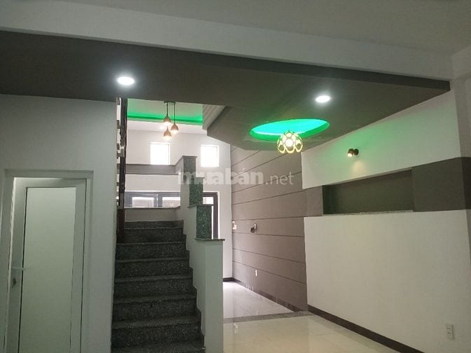 Bán nhà xây mới trên đăt thổ cư cách trung tâm Q1 HCM chỉ 20p