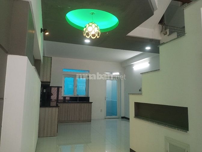 Bán nhà xây mới trên đăt thổ cư cách trung tâm Q1 HCM chỉ 20p