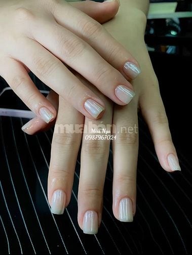 Tuyển thợ chuyên làm nail và gội 