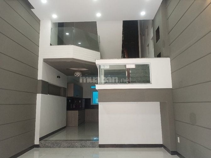 Bán nhà xây mới trên đăt thổ cư cách trung tâm Q1 HCM chỉ 20p
