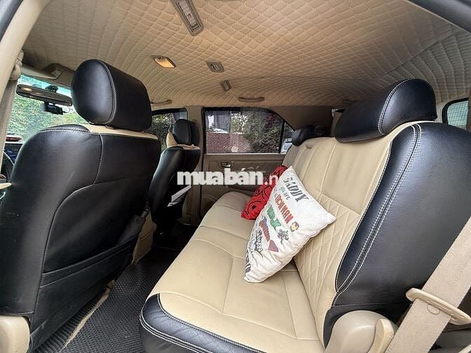 Toyota Fortuner 2010 2.7V 4x4 AT - 220000 km