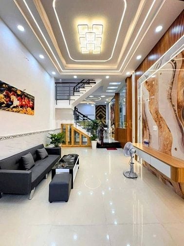 Bán nhà 3 tầng ngay trung tâm đường Nguyễn Thiện Thuật,phường 2,Quận 3