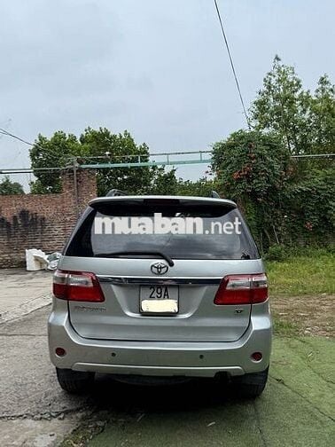 Toyota Fortuner 2010 2.7V 4x4 AT - 220000 km