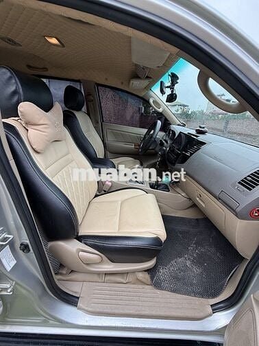 Toyota Fortuner 2010 2.7V 4x4 AT - 220000 km