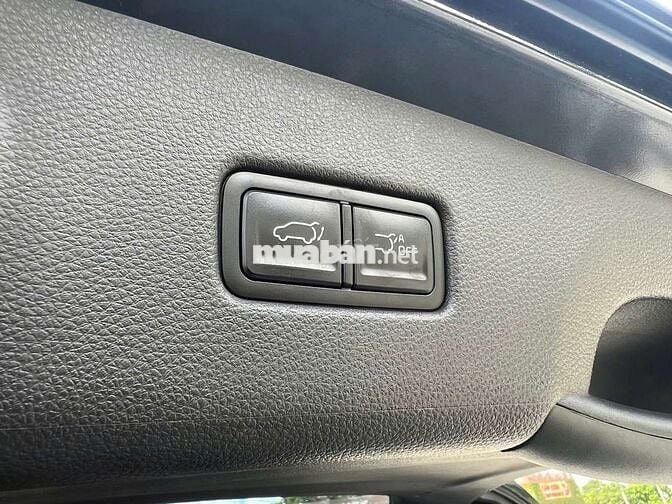 2023 Premium 2.2D 7S - 71000 km